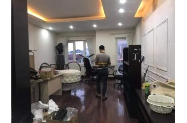 BÁN NHÀ -MẶT PHỐ TÔN ĐỨC THẮNG - THANG MÁY - NHÀ MỚI - VỈA HÈ RỘNG
