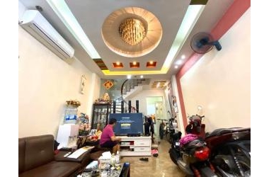 3.7 tỷ! Nhà Đẹp! Ngõ Đẹp! Gần phố Quan Nhân 40m, 5 tầng, mặt tiền 3.8m