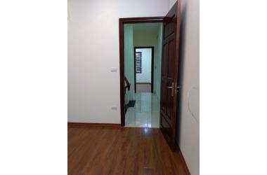 Bán nhà Trương Định gần phố, Ô tô đỗ, Kinh Doanh. giá 3.5 tỷ