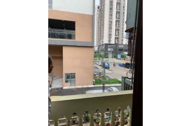 NHÀ RẤT ĐẸP MẶT PHỐ NGUYỄN VĂN CỪ GIÁ 8.8 TỶ