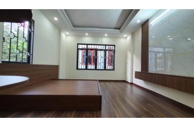 Bán nhà Kim Ngưu trung tâm HBT, lô góc, ở luôn 30m x 5T 3.5 tỷ