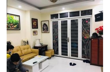 Bán nhà Trương Định 42m 2.75 tỷ. Diện tích rộng, ở luôn, tặng hết nội thất.