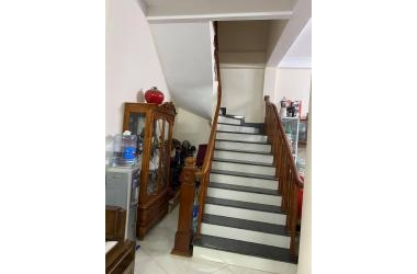 Bán đất tặng nhà , Ngọc Lâm 45m2 , Mặt tiền 3.9M, giá 2.4 tỷ