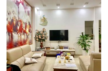 Chỉ 3.1 TỶ!! Bán nhà Lạc Long Quân 42m2 x 4 Tầng, MT 4,4m