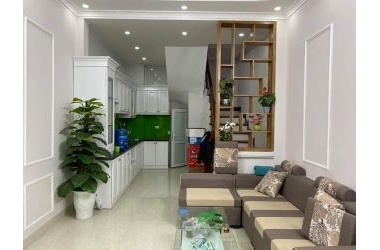 Bán nhà mặt ngõ Kim Đồng- Hoàng mai Ô TÔ tránh, diện tích 35m2 5 tầng mặt tiền 4m giá 5.5 tỷ