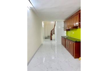 Nhà mặt ngõ 596 siêu thoáng mát Kim Giang- Hoàng Mai 33m2x 6T MT 4m giá chỉ 2.8 tỷ Hoàng Mai