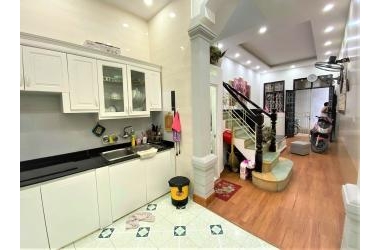2 TỶ 4,THANH XUÂN,LÔ GÓC,20M RA HỒ, Ô TÔ GẦN, 31M2*4T