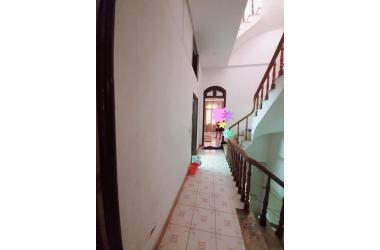 Chính chủ bán gấp nhà mặt phố Xốm 95m2, 4 tầng, MT 5.1m , 11TỶ L/H: SƠN 0984994677