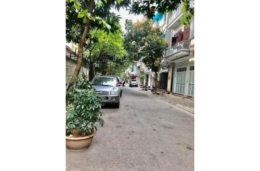 4.5 TỶ, Garage Ô TÔ! Bán nhà đẹp ở luôn Nghĩa Tân Lô góc, 34m2  6 tầng