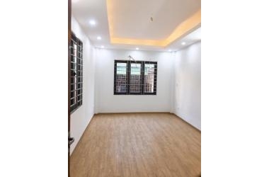 chính chủ bán nhà Định Công Thượng – Hoàng mai DT 40mx5T mặt tiền 6.2m giá 3.2 tỷ