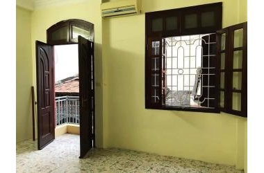 Đống Đa: Gần Phố, Sổ Riêng, Ngõ Thoáng, 4 Tầng, 1.35 Tỷ. Ở ngay!