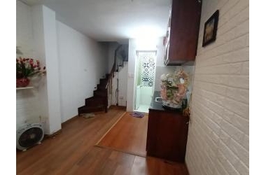 Bán nhà Bạch Mai, nhà mới ở luôn, 5m ô tô tránh. Giá rẻ 2.25 tỷ