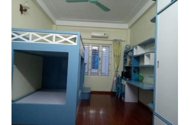 Hiếm , bán nhà phố Tư Đình 32m2, 4 tầng , mặt tiền 4m, giá 3.050 tỷ , ô tô vào nhà
