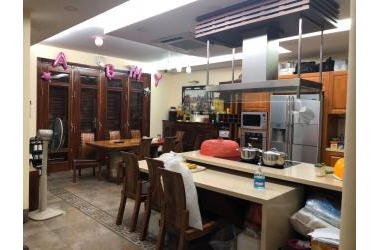 Xem là chốt , Ngọc Thụy 42m, 4 tầng , mặt tiền 4.7 mét , Giá 3.3 tỷ ,ô tô vào nhà