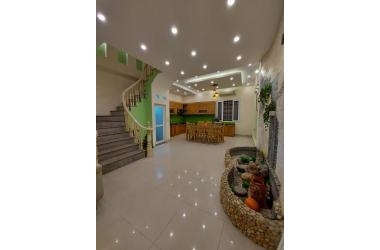 Bán nhà Trần Thái Tông, nhà đẹp, gần phố, an sinh đỉnh, 3.8 tỷ