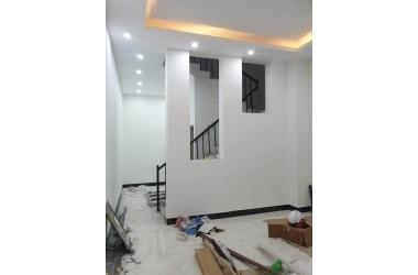 Bán gấp Hoàng Văn Thái - Thanh Xuân, 43m2, 5 tầng, 5.6 tỷ, ô tô đỗ cửa, sổ đỏ bao đẹp