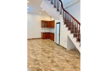 Bán nhà Nam Từ Liêm, Diện tích: 40m2. Khu vực đông dân cư, tiện kinh doanh.
