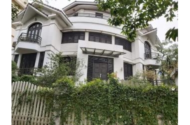Cần bán nhà vườn lô góc đối diện vườn hoa Tổng cục 5 131m2x4T giá 11.5tỷ LH: 0978427696