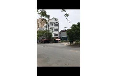 Bán LÔ ĐẤT ĐẤU GIÁ CỰC ĐẸP Giang Biên- Long Biên-HN kinh doanh, mở vp, nhà hàng, khách sạn đều tốt