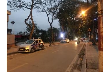 BÁN NHÀ PHỐ VĨNH PHÚC, VỈA HÈ ĐÁ BÓNG, KINH DOANH ÁC LIỆT, 80M2, GIÁ BẤT NGỜ.