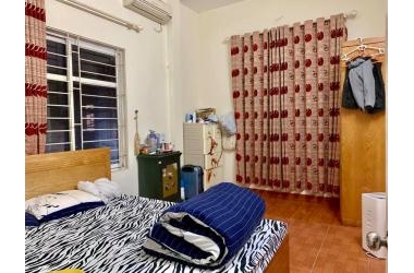Bán gấp nhà Vườn Hoa Hà Đông, 55m2, 3,35 tỷ, ngõ rông, gần đường.