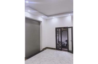 Siêu Phẩm HỒNG MAI. Nhà siêu hiếm, lô góc, thoáng, mới. 42m 5T MT 11.6m 3.8 tỷ.