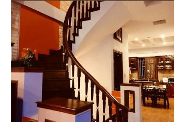 Hiếm! Bán nhà  Phùng Hưng, 55m2, 3,6 tỷ, ô tô vào nhà, đường chính 20m.