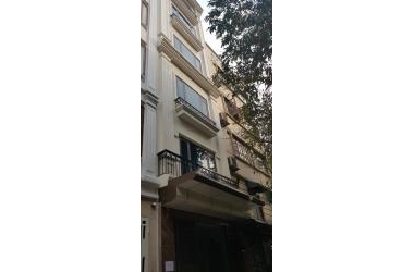 Mặt phố Trần Kim Xuyến 72m2 6 tầng thang máy cần bán gấp