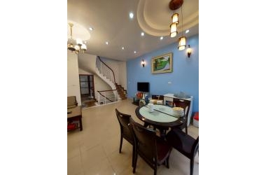 SIÊU RẺ, NHÀ TRƯỜNG CHINH ĐỐNG ĐA 85.3M2XMT5M, GẦN PHỐ CHỈ HƠN 5TỶ