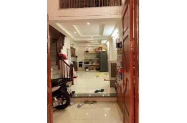 Cực rẻ! Bán gấp nhà Bà Triệu,5 tầng,  45m, 3,25 tỷ, 2 thoáng, oto đỗ.