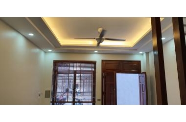 Chủ hạ chào nhà Nguyễn Văn Cừ, Lô góc, ô tô qua cửa, có 102: 30m2-5T-chỉ 3.2 tỷ vào việc luôn