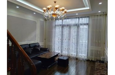 Bán Nhà Nguyễn Văn Cừ - Long Biên, 65m Giá 5.5 Tỷ, Nội Thất Đẹp, Ô Tô Đỗ Cửa - 0946.689.629