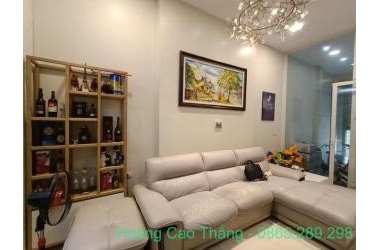 BÁN GẤP NHÀ PHỐ NGUYỄN SƠN, GARA Ô TÔ, NGÕ THÔNG, 2 THOÁNG, NHÀ ĐẸP!