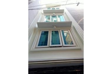Nhà Kim Mã ngõ ô tô tránh 48m2,5 tầng giá chỉ nhỉnh 5 tỷ
