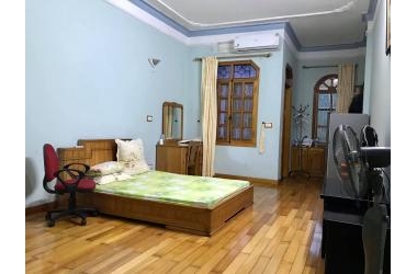 Bán nhà mặt phố Giáp Bát 90mx5T, MT 4.5m, giá 11.5 tỷ có thuong lượng.