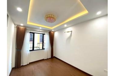 BÁN NHÀ GẦN CHỢ NGỌC THỤY, 30M2, 5 TẦNG, Ô TÔ ĐỖ CỬA, CHỈ HƠN 2 TỶ.