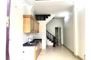 Bán nhà mặt ngõ Thanh Nhàn, ô tô đỗ cửa, 6 tầng ở luôn 4.25 tỷ.