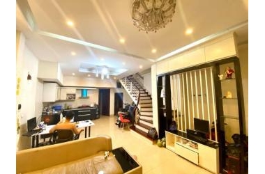 Bán nhà Ngọc Thụy, 32m2, 5 tầng, ô tô qua cửa, ngõ ô tô thông, chỉ hơn 2 tỷ