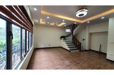 Bán gấp nhà Trương Định. Nhà mới 5 tầng lô góc 32m 2.65 tỷ.