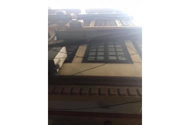 bán nhà cách đường giải phóng 200m,dt45m, 4 tầng,ngõ xe hơi,3,45 tỷ