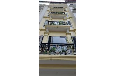 Nhà ngõ to như  Phố  kinh doanh  sầm  uất giá chào 7,6 tỷ S 60M2,Mt 4,2M x5 tầng.