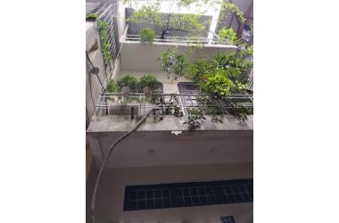 bán nhà khu nhà thờ giáp bát 50m, 3 tầng, 3 phòng ngủ, 3,2 tỷ