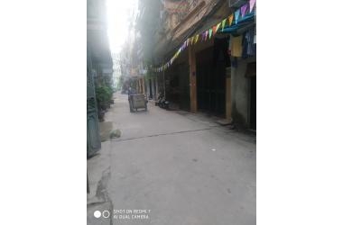 Hót! Bán gấp đất Quang Lãm, Mt 4m,  40m, 1,350 tỷ, lô góc, oto 10m.