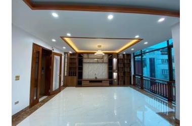 Cho thuê nhà phố Nguyễn Ngọc Nại 80m2, 5 tầng, nội thất gỗ, ô tô vào nhà, giá 23 triệu/tháng