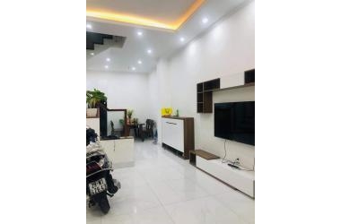 VIEW ĐƯỜNG ĐUA F1- CHỦ CẦN BÁN GẤP NÊN HẠ CHÀO SÂU PHÚ ĐÔ 34M X 5TẦNG CHỈ 3.05TY