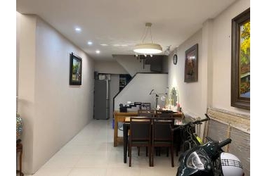 NHÀ ĐẸP PHỐ HOÀNG CẦU – ĐỐNG ĐA CHỈ 3.8 TỶ