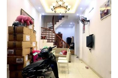 Siêu phẩm! Bán gấp nhà Cầu Bươu, 38m2, 2,6 tỷ, ô tô.