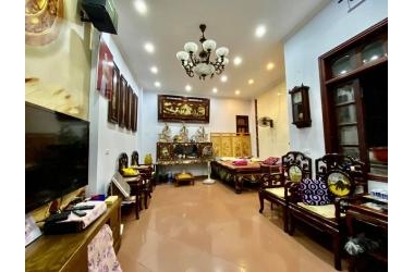 Nhà đẹp ngõ Thịnh Hào 1 90m x 5 tầng - Vừa ở vừa kinh doanh - Giá 6 tỷ