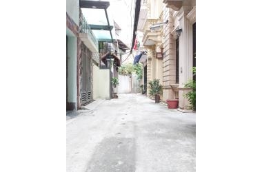 Bán gấp nhà chính chủ, 81m2 x 5 tầng x MT 5.1m tại Hoàng Văn Thái , giá 6.1 tỷ