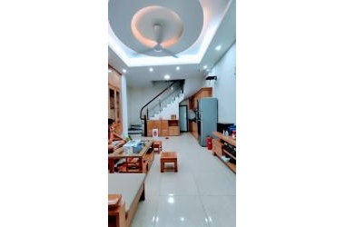 BÁN NHÀ - PHỐ ĐÀM QUANG TRUNG - LONG BIÊN 37m2, giá chào 2.8 tỷ có TL